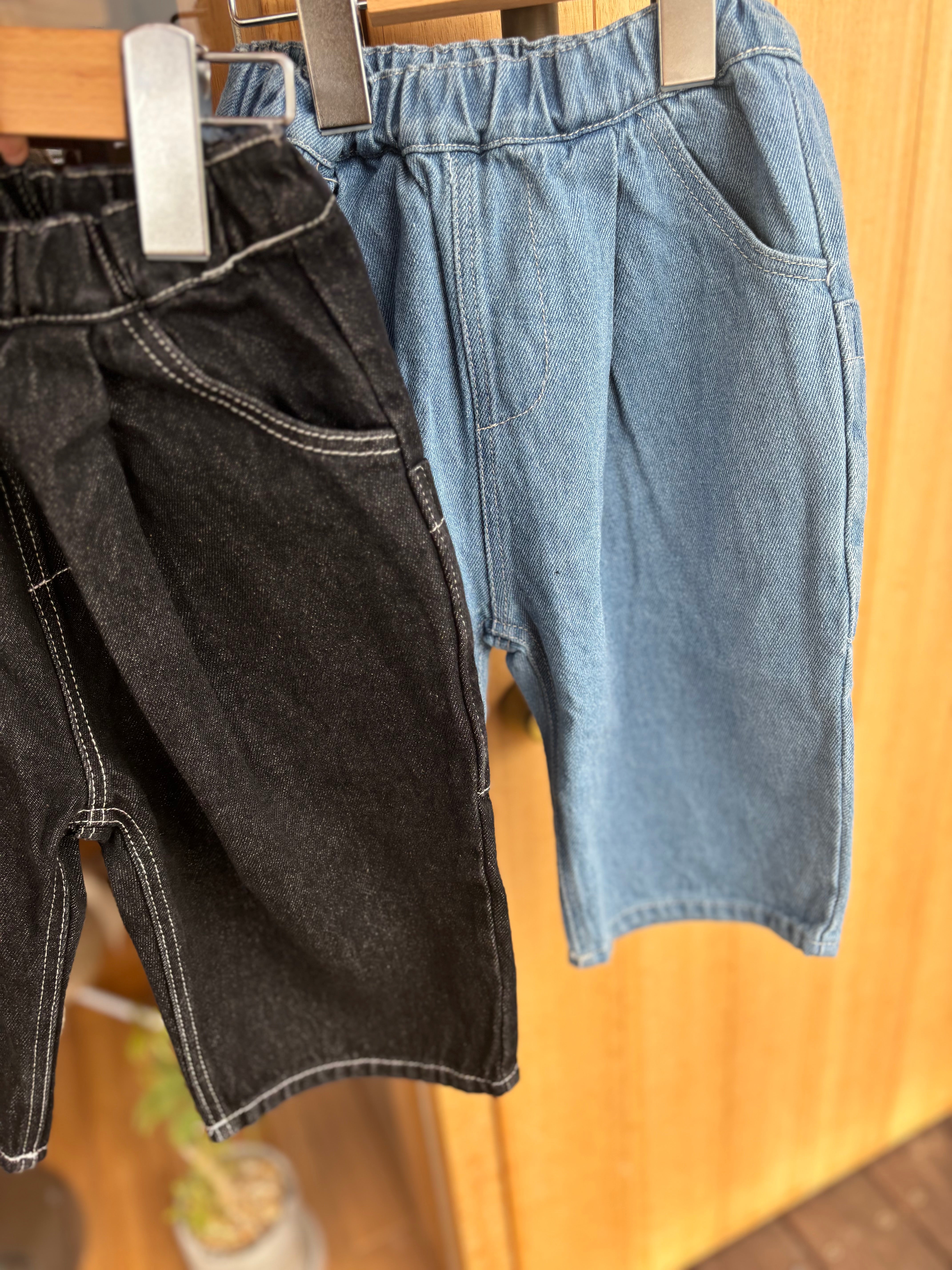 ゆるシルエットのワイドタックパンツ